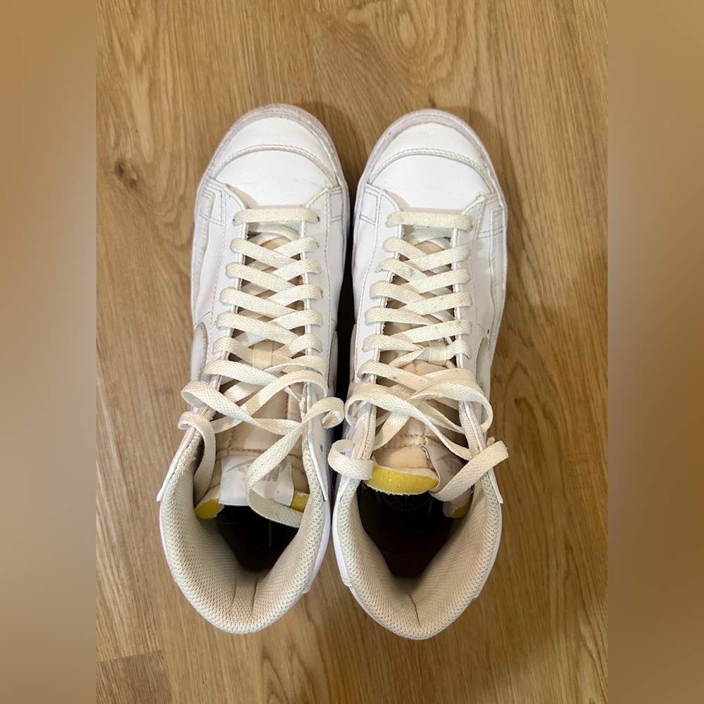 Nike Blazer Mid White/Silver High Top Sneakers - Picture 5 of 9
